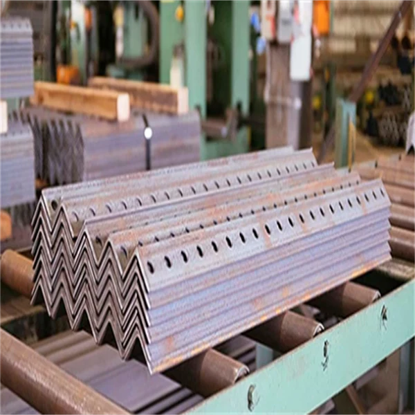 A Angle Steel egyedi teljesítményének és széles körének előnyei
